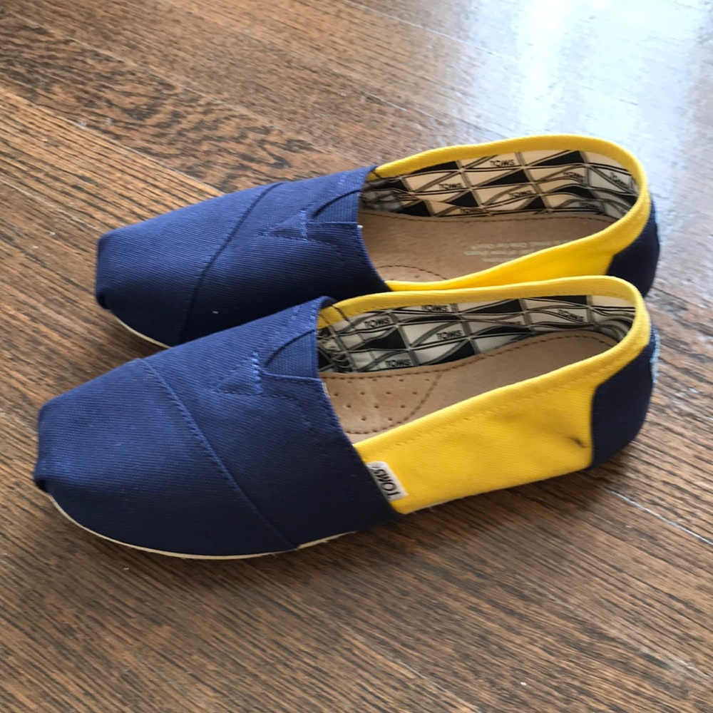 Toms shoes. Blue and yellow